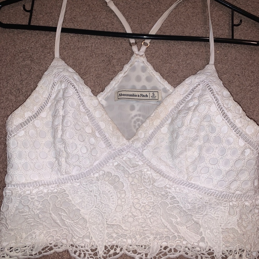 Small Abercrombie lace cropped top!